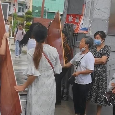 郑州4地调为中风险︰(郑州四地调为低风险)