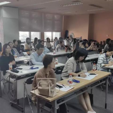 上海三地升中风险.上海调整成中风险
