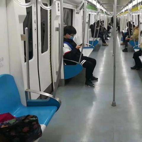 北京小汽车摇号查询︰(如何参加北京汽车摇号申请)